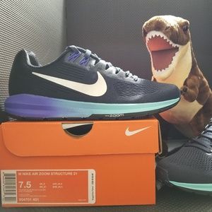 NEW Nike Women's Air Zoom Structure 21